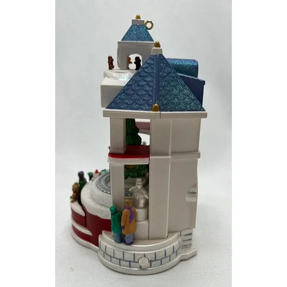Hallmark Keepsake Ornament‎ Santa Comes to Town 2011 Magic Light Sound Motion
